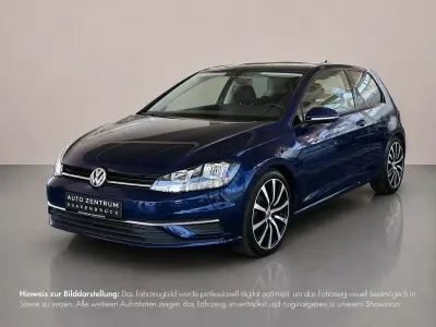 Gebraucht VW Golf VII Comfortline 116 PS (85 kW) 2018 Blau Limousine
