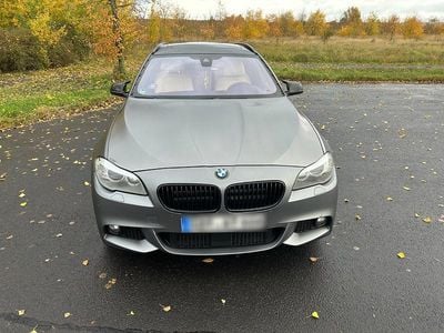 Grau Gebraucht 2012 BMW 535 Sport Line Kombi | 15.999 €