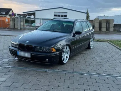 Käytetty BMW 525 Performance 163 HP (119 kW) 2003 Musta Sedan