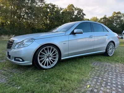 Gebraucht Mercedes E350 231 PS (169 kW) 2009 Silber Limousine