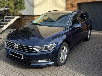 Gebraucht VW Passat Trendline 120 PS (88 kW) 2015 Blau Kombi