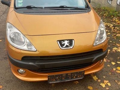 Usata Peugeot 1007 Premium 109 CV (80 kW) 2006 Arancione Monovolume