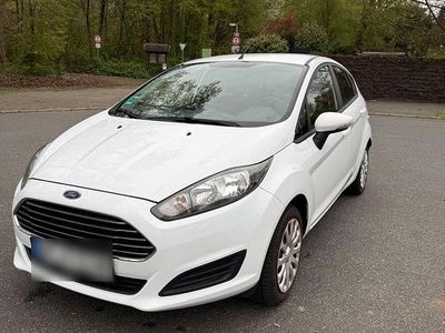 Usata Ford Fiesta Trend 60 CV (44 kW) 2015 Bianco Utilitaria
