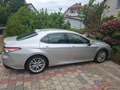 Gebraucht Toyota Camry Executive 218 PS (160 kW) 2020 Silber Limousine