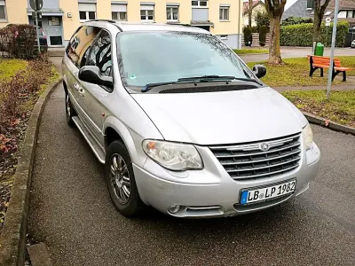 Gebraucht Chrysler Grand Voyager 174 PS (127 kW) 2005 Silber Van / Kleinbus
