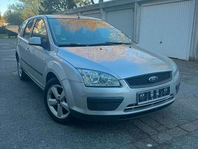 Usata Ford Focus 109 CV (80 kW) 2007 Andere farben Berlina
