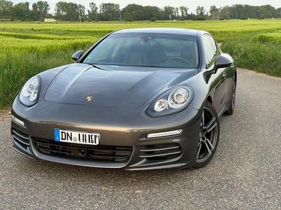 Porsche Panamera 4S