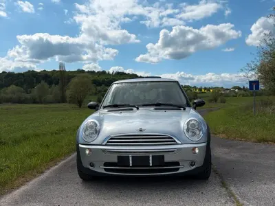 Używany Mini Cooper 120 KM (88 kW) 2004 Srebrny Hatchback