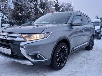 Platinumgrau (m) Gebraucht 2016 Mitsubishi Outlander SUV | 12.990 € (Fairer Preis)