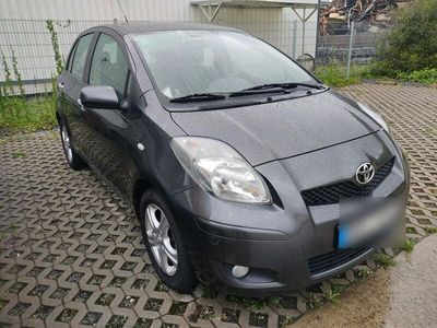 gebraucht Toyota Yaris 1.4d-4d mit neue TÜV