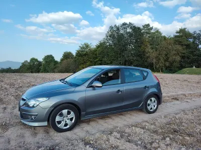 Używany Hyundai i30 109 KM (80 kW) 2012 Szary Hatchback