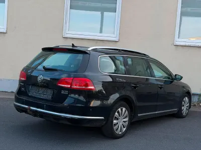 Gebraucht VW Passat Highline 140 PS (102 kW) 2011 Schwarz Kombi