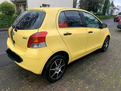 gebraucht Toyota Yaris 1,3Benzin Klima 2.Hand