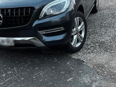 Gebraucht Mercedes ML350 258 PS (189 kW) 2012 Grau SUV