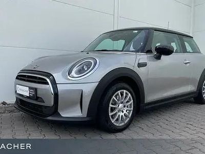 Begagnad Mini Cooper Essential 136 HK (100 kW) 2023 Silver Halvkombi