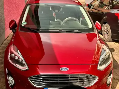 Używany Ford Fiesta 101 KM (74 kW) 2019 Czerwony Hatchback