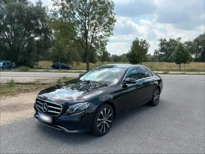 Gebraucht Mercedes E300 Avantgarde 320 PS (235 kW) 2020 Schwarz Limousine