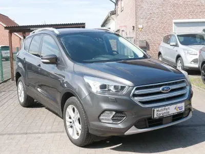 Gebraucht Ford Kuga 150 PS (110 kW) 2019 Grau SUV