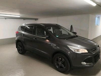 Gebraucht Ford Kuga Titanium 150 PS (110 kW) 2016 Grau SUV