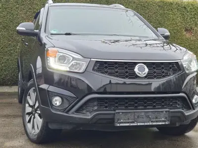 Gebraucht SsangYong Korando 150 PS (110 kW) 2015 Schwarz SUV