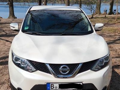 Second-hand Nissan Qashqai Acenta 116 CP (85 kW) 2016 Alb SUV