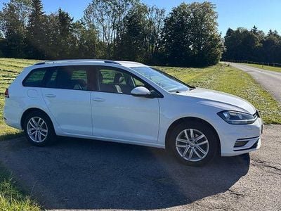 Gebraucht VW Golf VII Trendline 116 PS (85 kW) 2017 Weiß Kombi