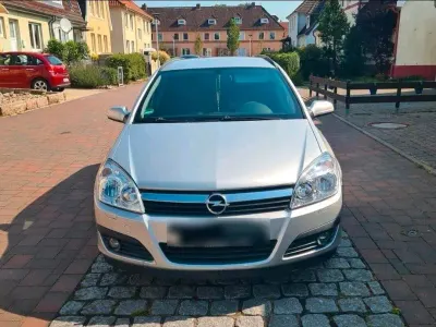 Gebraucht Opel Astra Edition+ 105 PS (77 kW) 2006 Silber Kombi