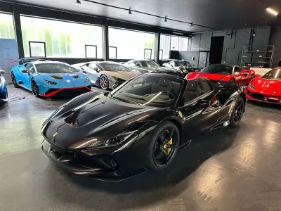 Gebraucht Ferrari F8 721 PS (530 kW) 2023 Schwarz Cabrio