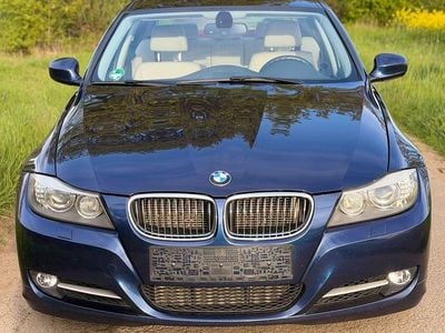 Gebraucht BMW 330 Exclusive 245 PS (180 kW) 2011 Blau Limousine