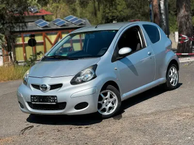 Gebraucht Toyota Aygo Cool 68 PS (50 kW) 2010 Silber Kleinwagen