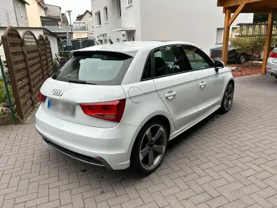 Gebraucht Audi A1 Sportback S-Line 122 PS (89 kW) 2013 Weiß Kleinwagen
