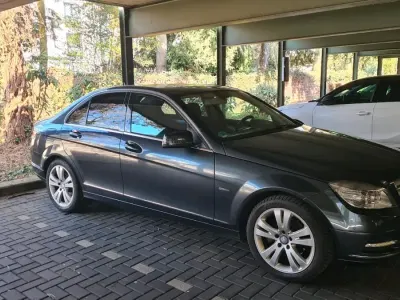 Gebraucht Mercedes C180 Avantgarde 156 PS (114 kW) 2010 Grau Limousine