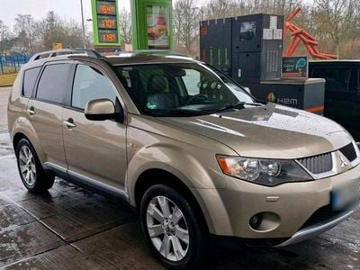 Begagnad Mitsubishi Outlander 147 HK (108 kW) 2008 Guld SUV