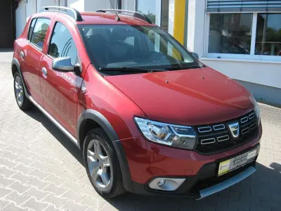 Gebraucht Dacia Sandero Prestige 90 PS (66 kW) 2020 Rot Van / Kleinbus