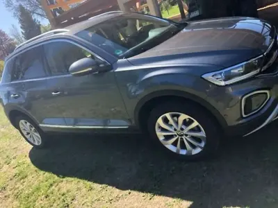 Gebraucht VW T-Roc Style 150 PS (110 kW) 2024 Grau SUV