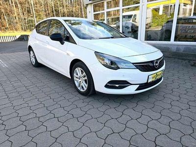 Gebraucht Opel Astra Business 105 PS (77 kW) 2021 Schnee weiss Kleinwagen