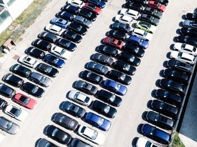 Gebraucht Mercedes C300 AMG 245 PS (180 kW) 2023 Weiß