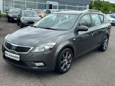 Gebraucht Kia Ceed Sportswagon 125 PS (91 kW) 2011 Grau Kombi
