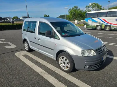 Usata VW Caddy Life 105 CV (77 kW) 2009 Argento Monovolume