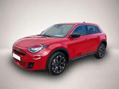 Gebraucht Fiat 600 La Prima 101 PS (74 kW) 2025 Rot SUV