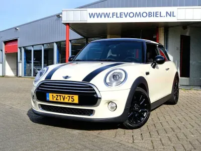 Gebraucht Mini Cooper Pepper 136 PS (100 kW) 2015 Weiß Kleinwagen
