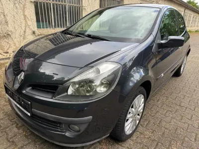 Używany Renault Clio III Exception 88 KM (64 kW) 2007 Czarny Hatchback