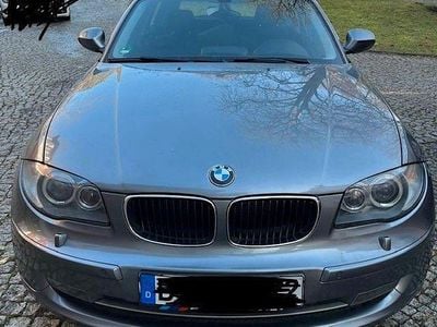 Grau Gebraucht 2011 BMW 118 Advantage Kleinwagen | 2.900 € (Superpreis)