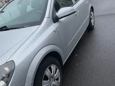 Brugt Opel Astra 90 HK (66 kW) 2008 Grå Sedan