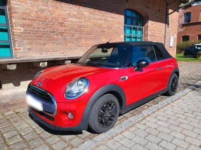 Usado Mini Cooper Cabriolet 136 HP (100 kW) 2016 Vermelho Cabrios