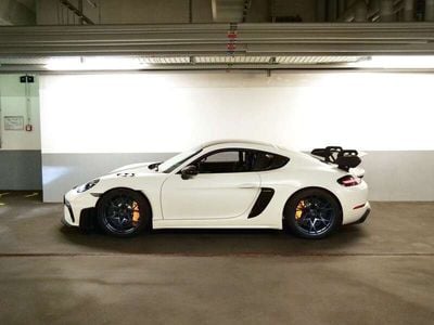 Porsche 718 Cayman GT4