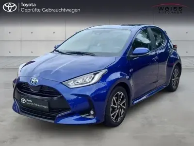 Gebraucht Toyota Yaris Basis 116 PS (85 kW) 2023 Nachtblau mica metallic Kleinwagen