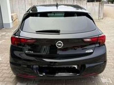 Używany Opel Astra Elegance 122 KM (89 kW) 2020 Czarny Sedan/Limuzyna