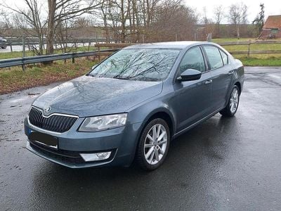 Gebraucht Skoda Octavia 105 PS (77 kW) 2015 Grau Kleinwagen