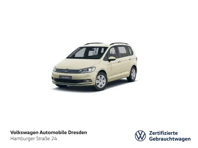 Gebraucht VW Touran Trendline 150 PS (110 kW) 2026 Gelb Van / Kleinbus